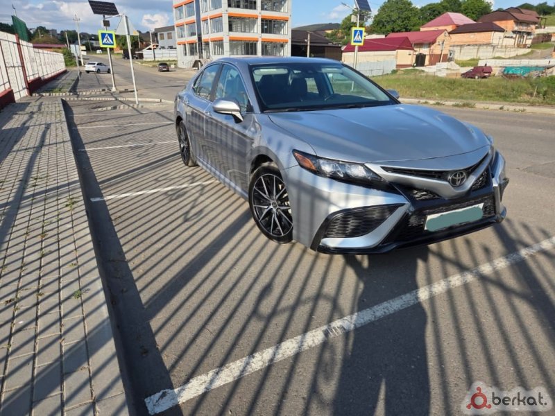 Toyota Camry 2021
