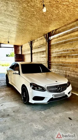 Mercedes-Benz E-200 2011